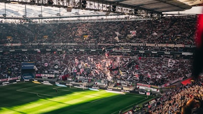 نوتينغهام فورست vs مانشستر سيتيصراع الأضداد في الدوري الإنجليزي